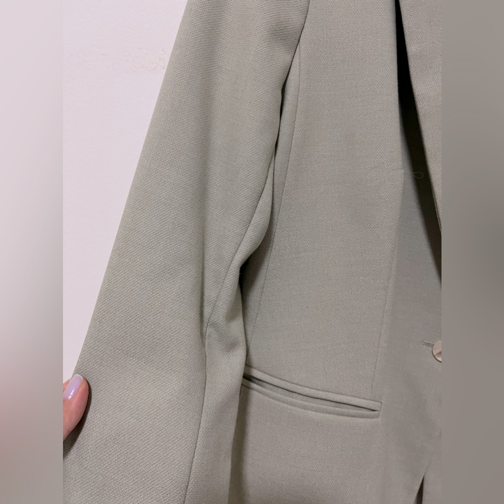 H&M jacket. - Picture 4 of 5